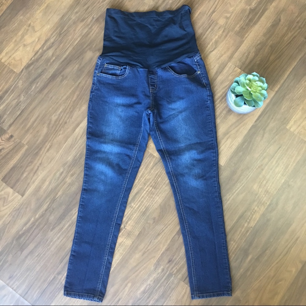 Full Panel Maternity Skinny Jean Size Medium